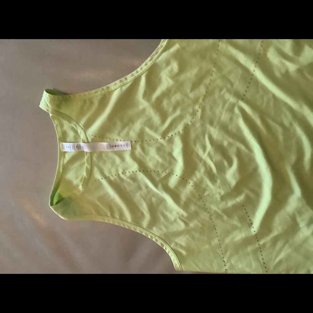 Lululemon - Picture 3 of 5